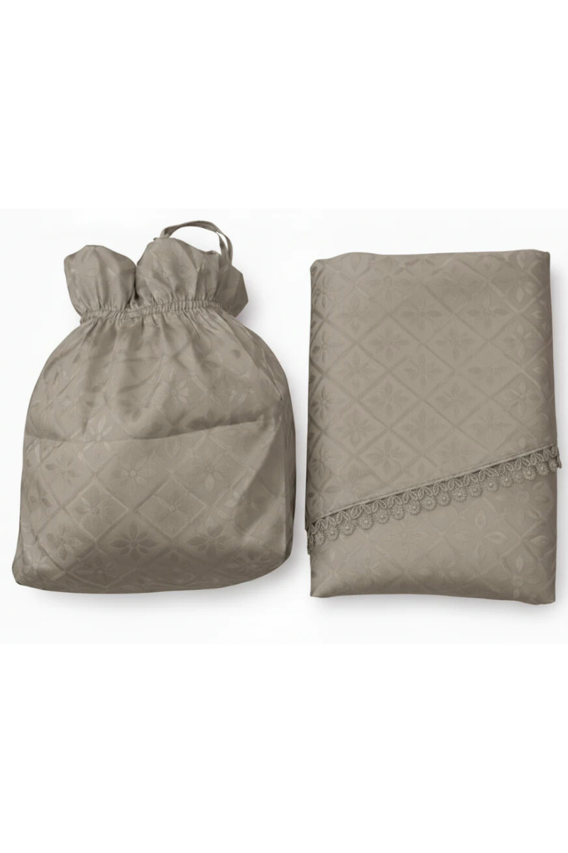 #color_khaki brown