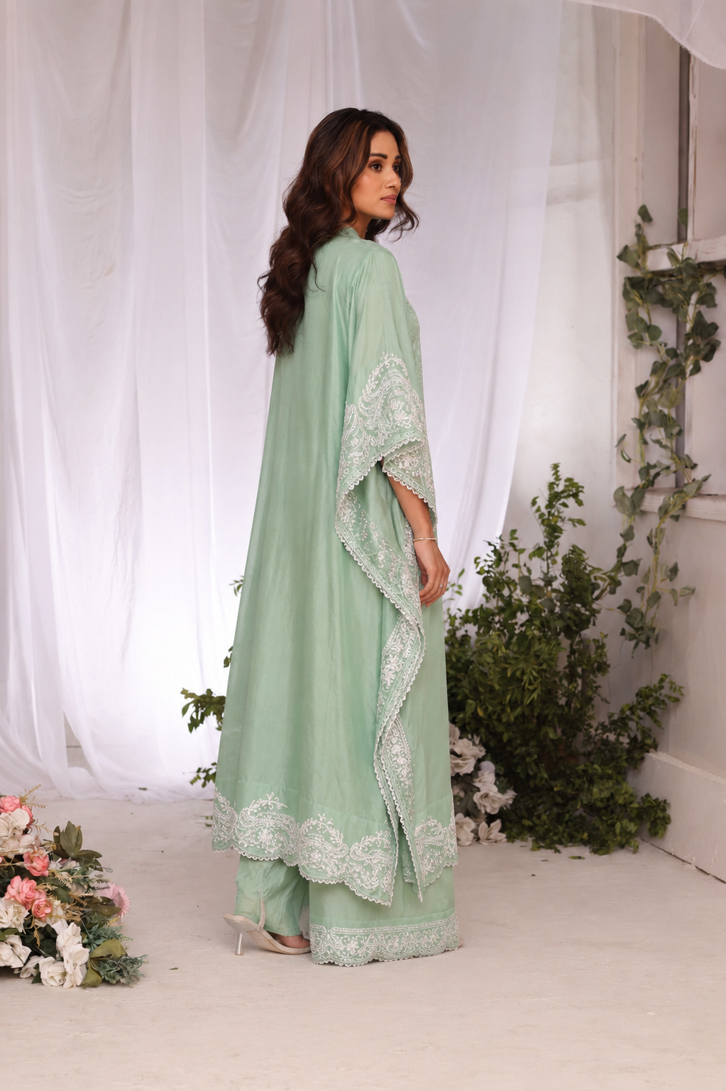 Lona Luxe Classic Kaftan